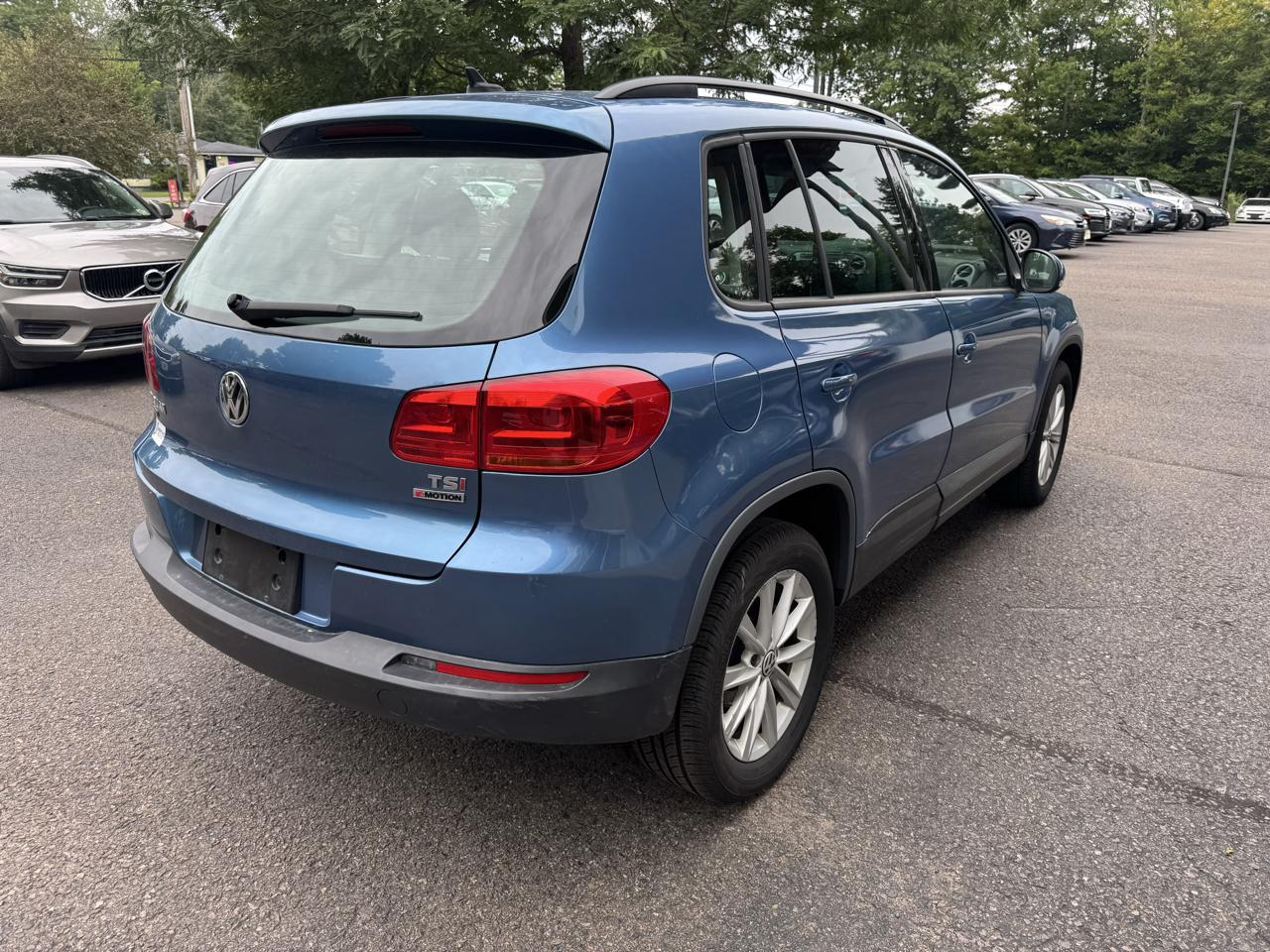 Volkswagen Tiguan Limited S 4D SUV 4Motion 2017