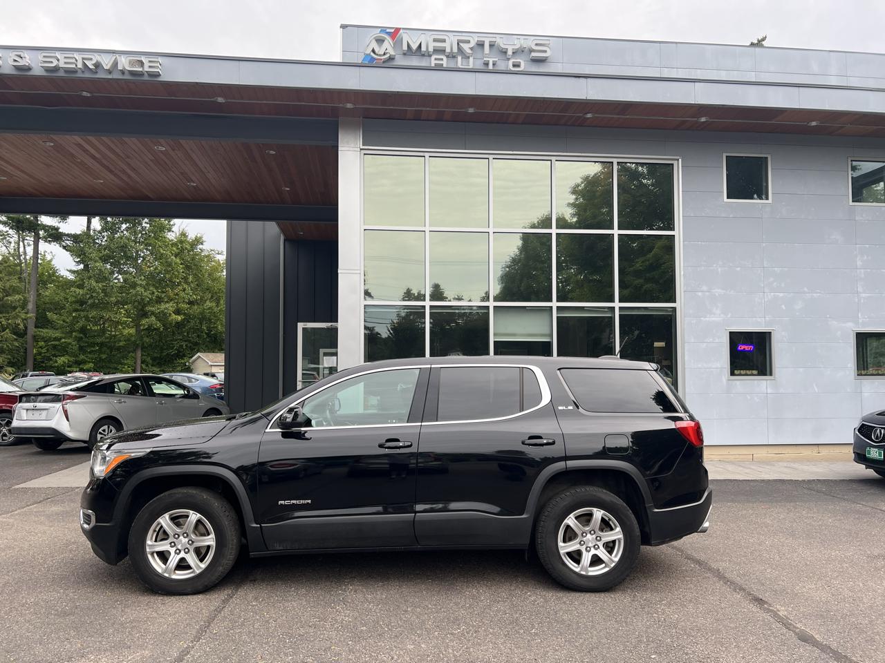 GMC Acadia SLE1 4D SUV AWD 2019