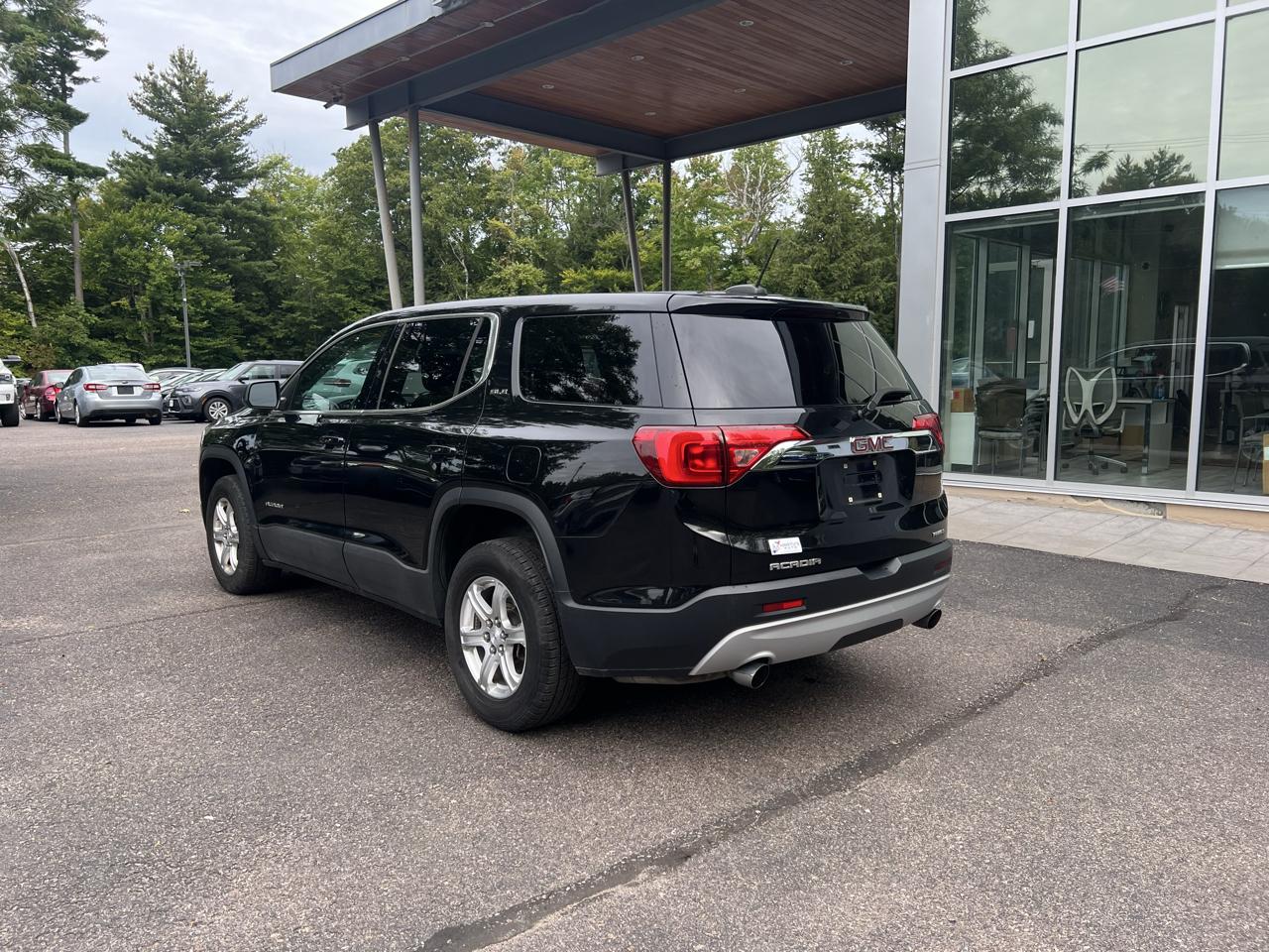 GMC Acadia SLE1 4D SUV AWD 2019