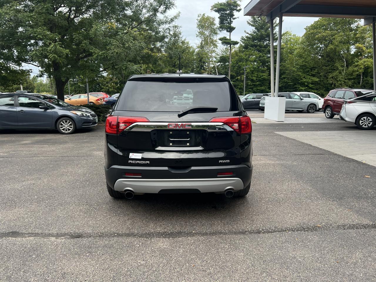 GMC Acadia SLE1 4D SUV AWD 2019