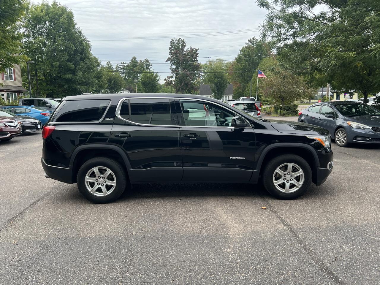 GMC Acadia SLE1 4D SUV AWD 2019
