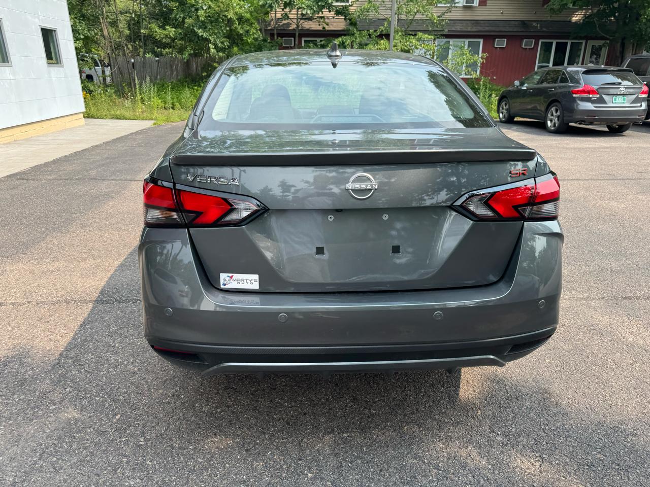 Nissan Versa SR 4D Sedan 2025
