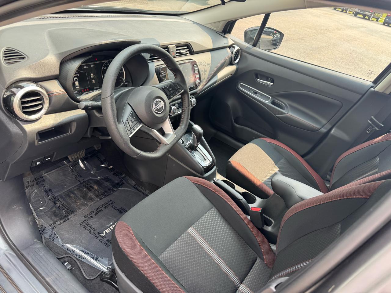 Nissan Versa SR 4D Sedan 2025
