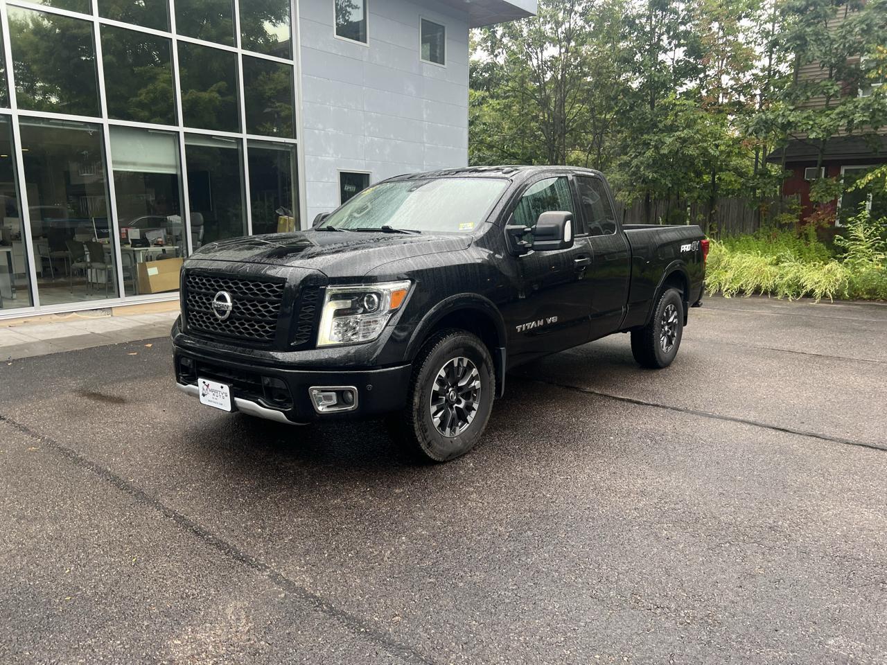 Nissan Titan PRO-4X King Cab 4WD 2018