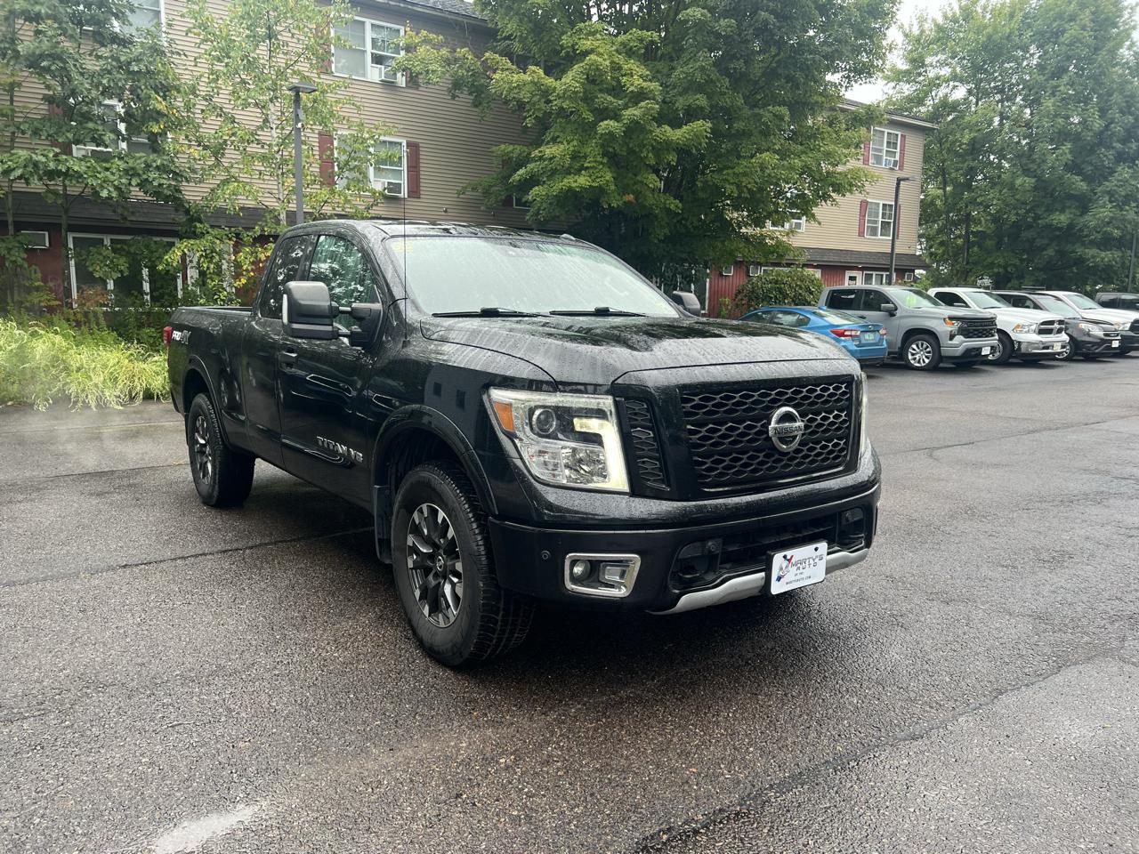 Nissan Titan PRO-4X King Cab 4WD 2018