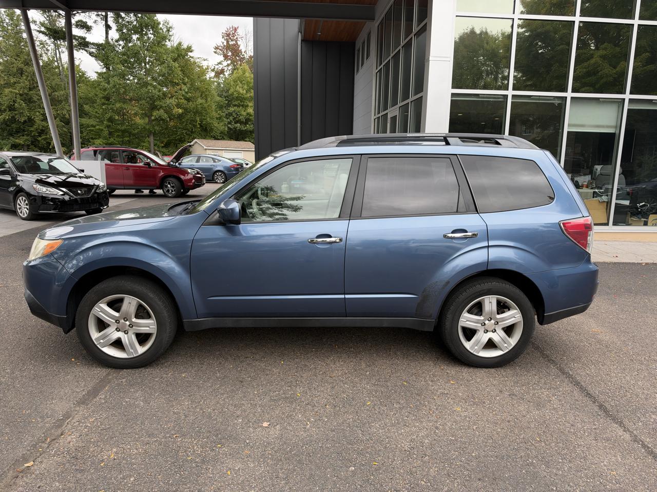 Subaru Forester X Premium 4D SUV 2010