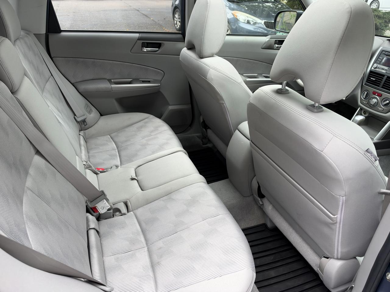 Subaru Forester X Premium 4D SUV 2010