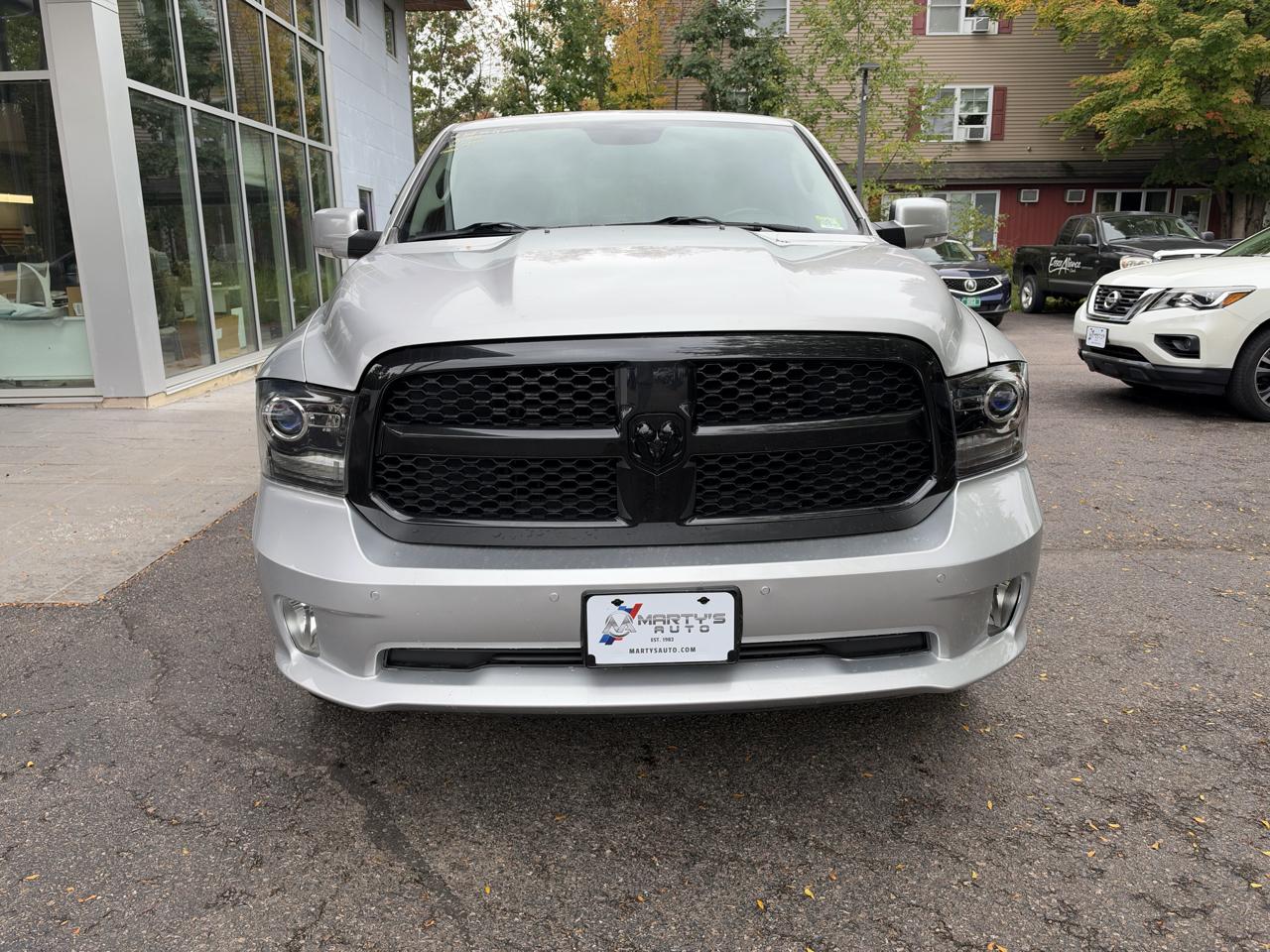 RAM 1500 Night 4x4 Crew Cab 5'7" Box 2018