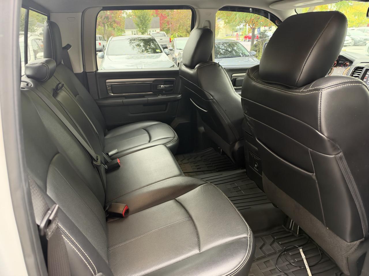 RAM 1500 Night 4x4 Crew Cab 5'7" Box 2018