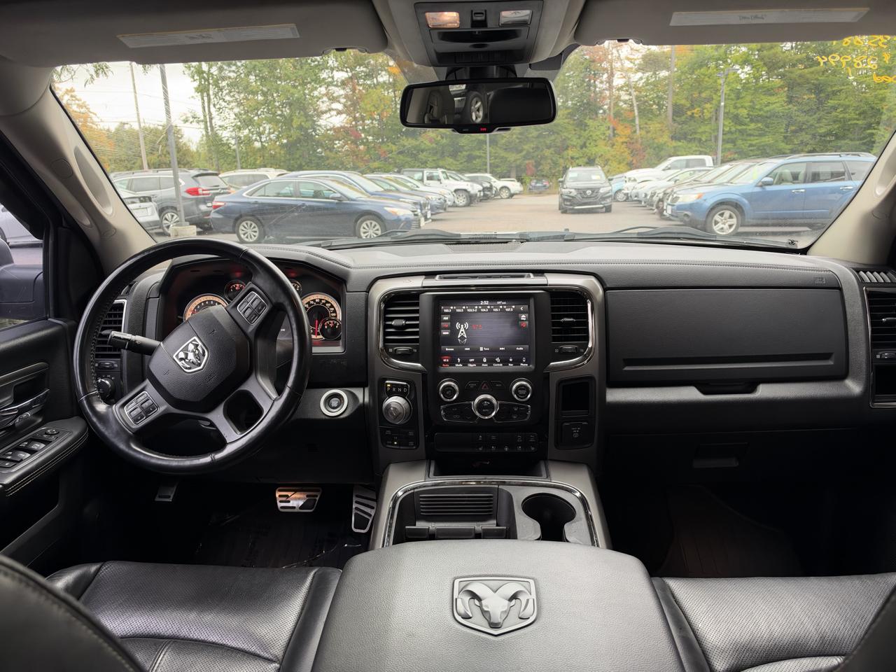 RAM 1500 Night 4x4 Crew Cab 5'7" Box 2018