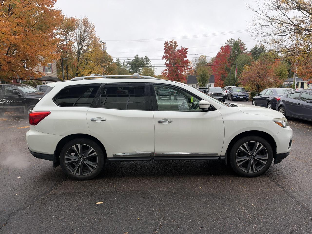 Nissan Pathfinder Platinum 4D SUV 4WD 2017