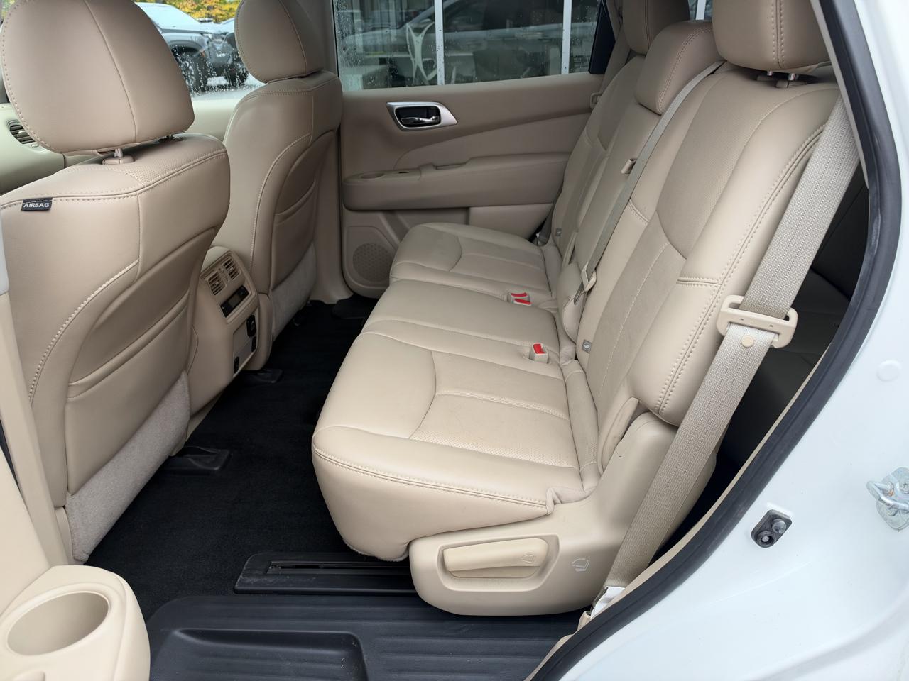 Nissan Pathfinder Platinum 4D SUV 4WD 2017