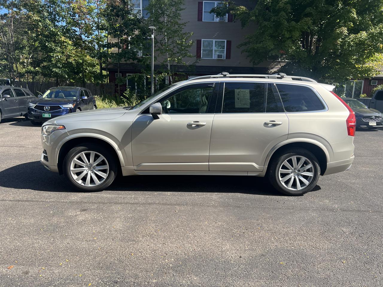 Volvo XC90 T6 - Momentum 4D SUV AWD 2016