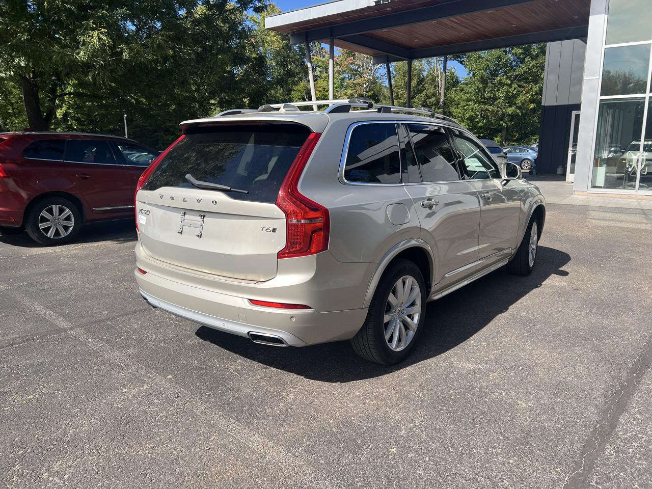 Volvo XC90 T6 - Momentum 4D SUV AWD 2016