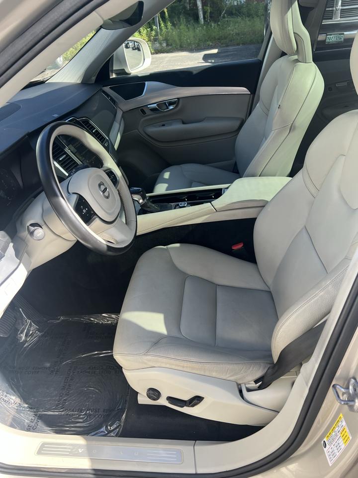 Volvo XC90 T6 - Momentum 4D SUV AWD 2016