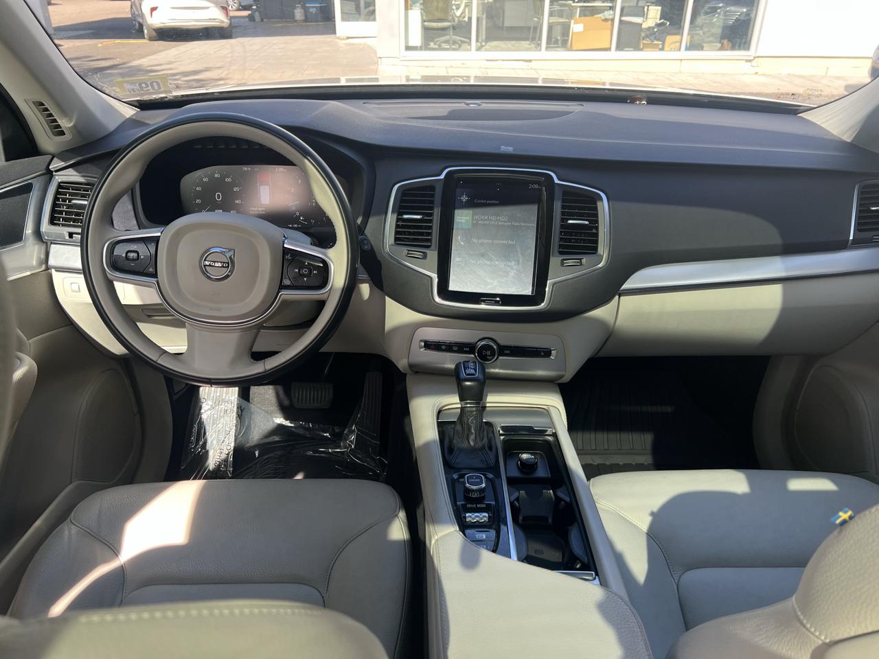 Volvo XC90 T6 - Momentum 4D SUV AWD 2016