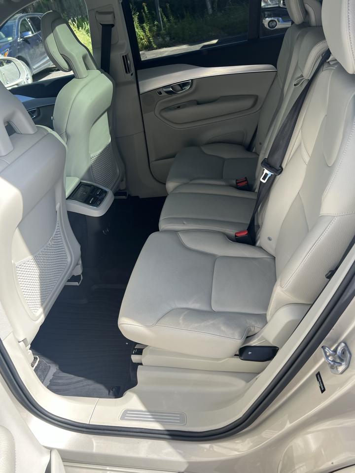 Volvo XC90 T6 - Momentum 4D SUV AWD 2016