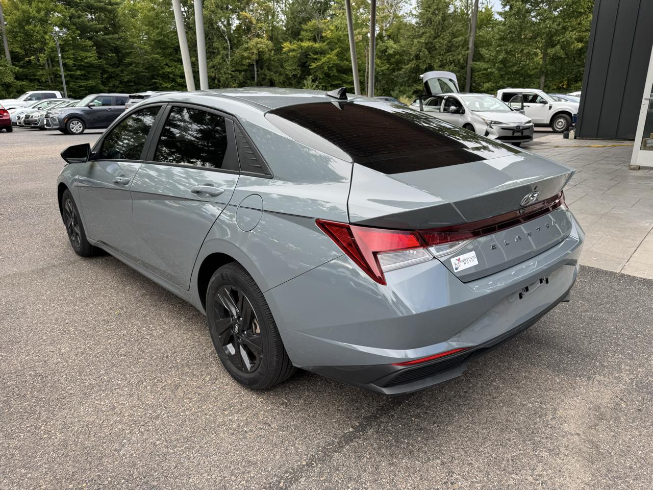 Hyundai Elantra SEL 4D Sedan at 2023