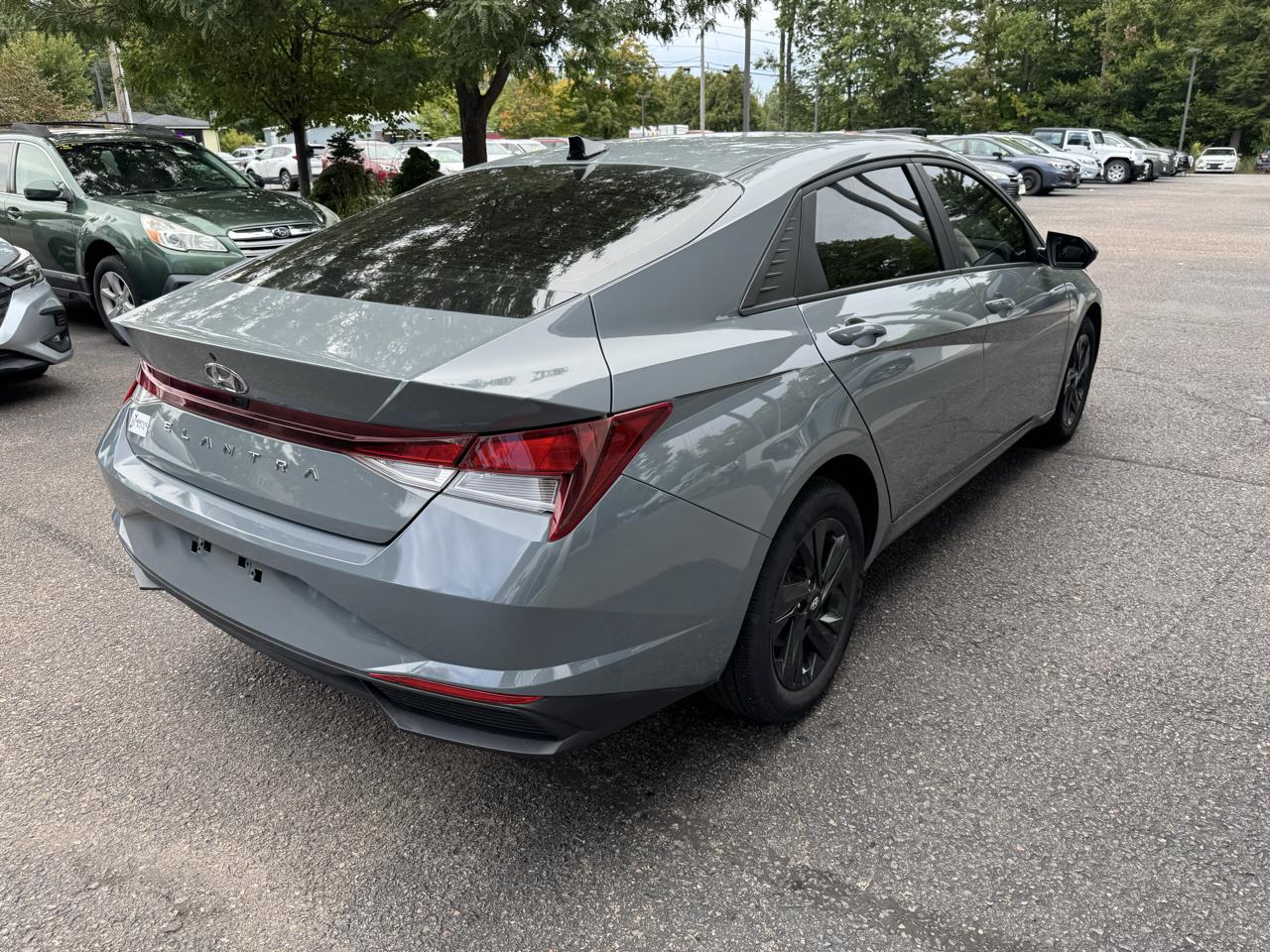 Hyundai Elantra SEL 4D Sedan at 2023