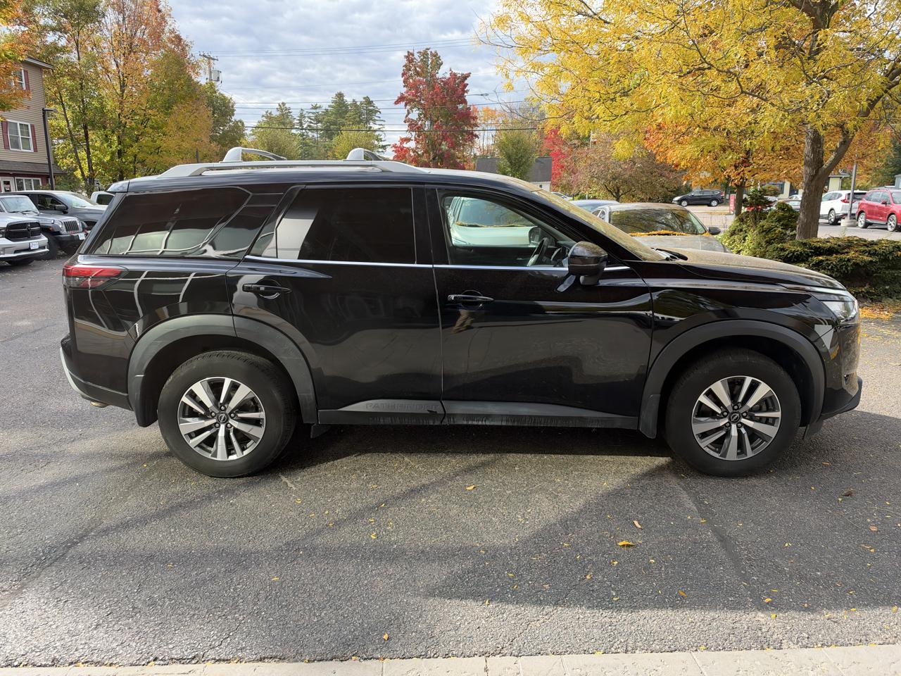 Nissan Pathfinder photo 6