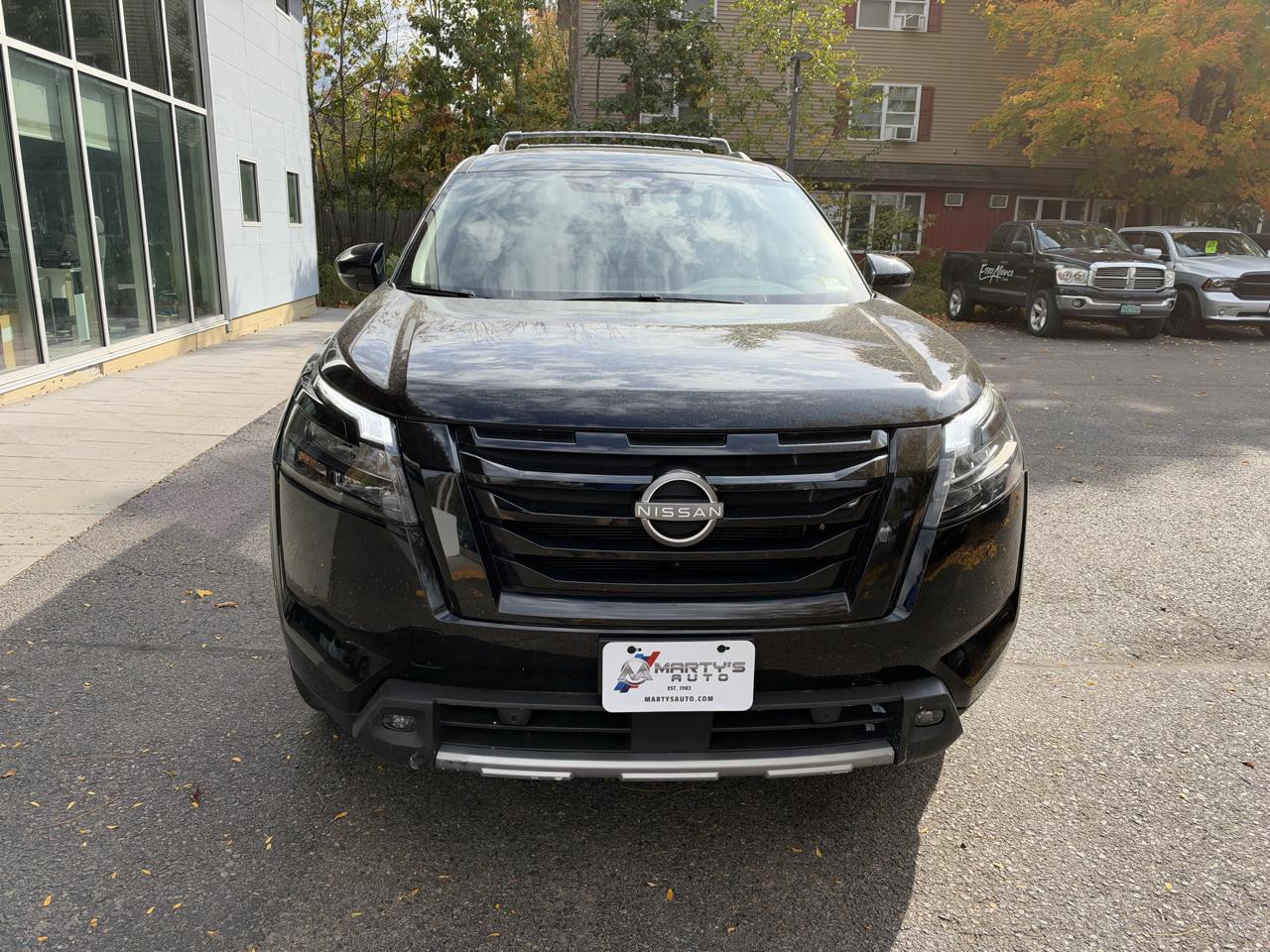 Nissan Pathfinder photo 8