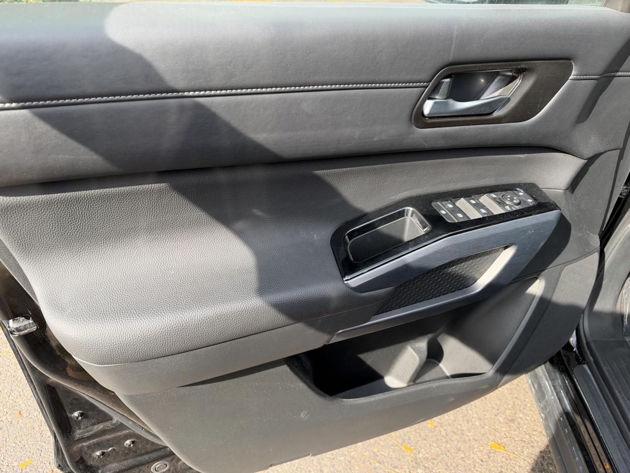 Nissan Pathfinder photo 9