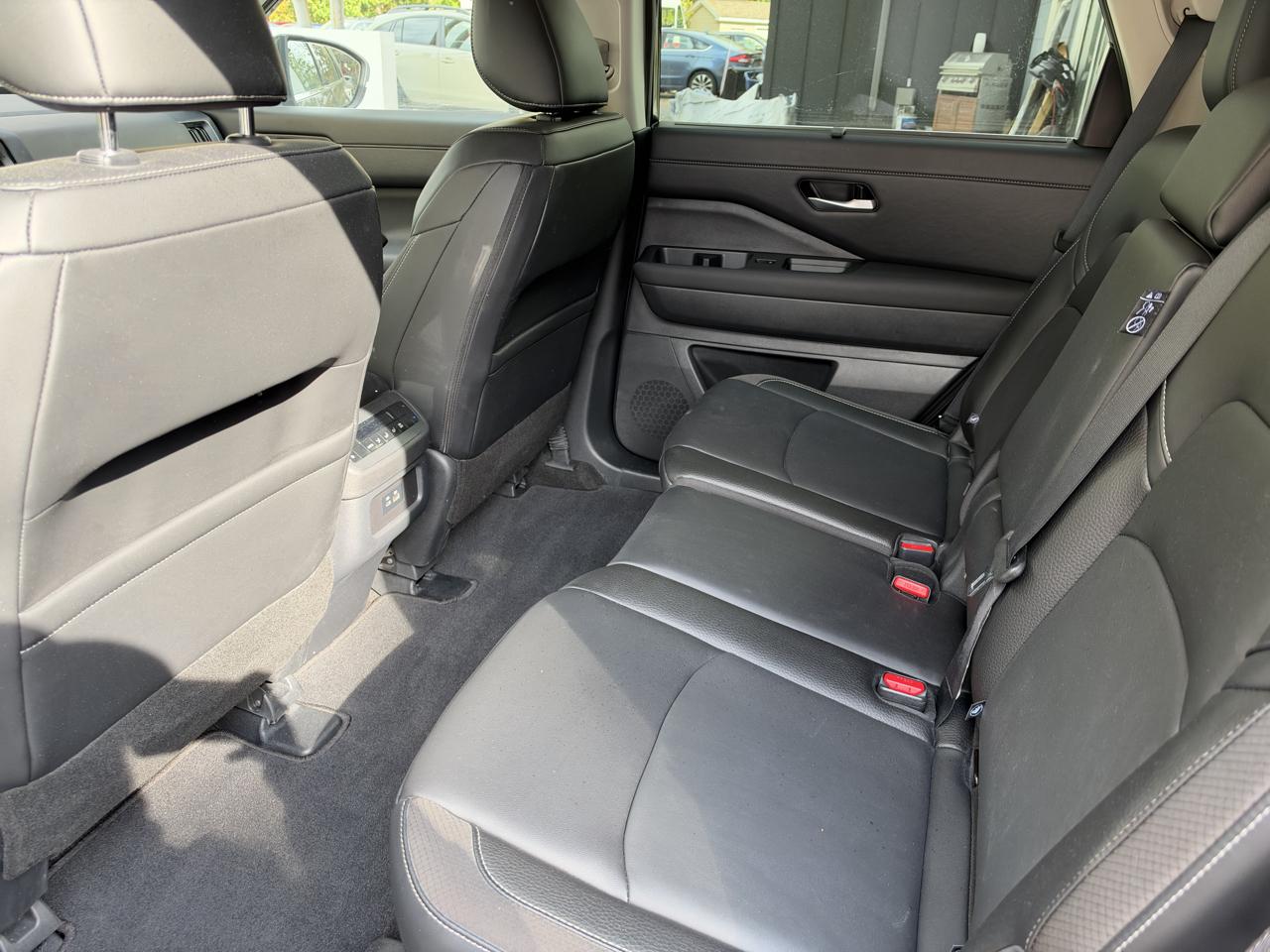 Nissan Pathfinder photo 11