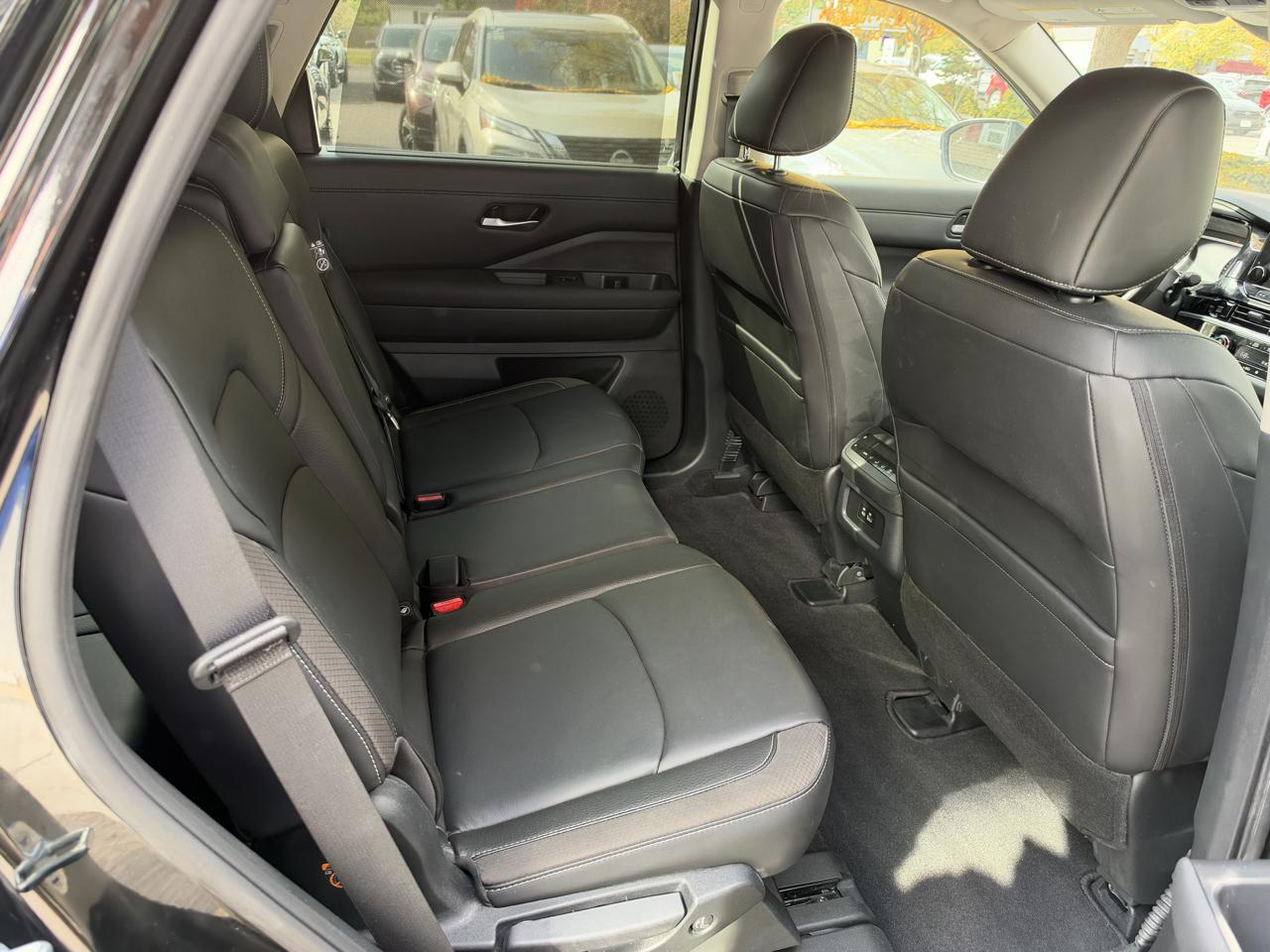 Nissan Pathfinder photo 13