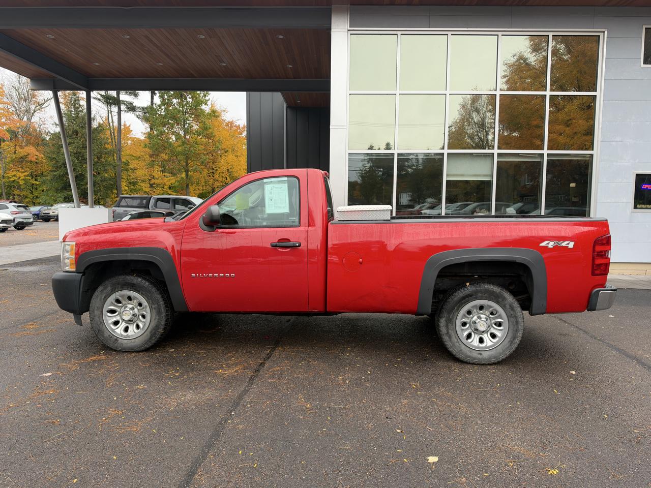 Chevrolet Silverado 1500 W/T Reg Cab 4WD 2011