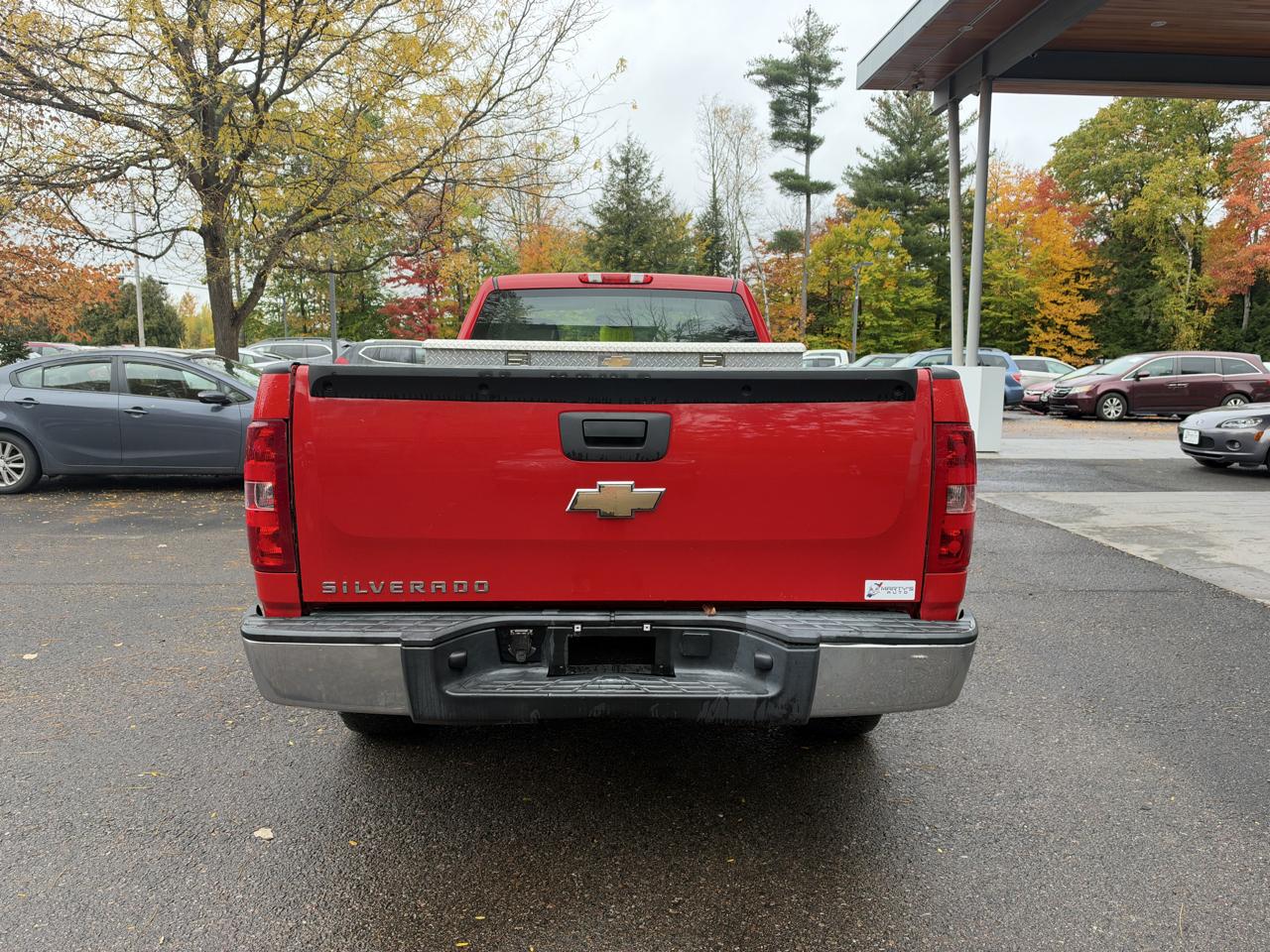 Chevrolet Silverado 1500 W/T Reg Cab 4WD 2011