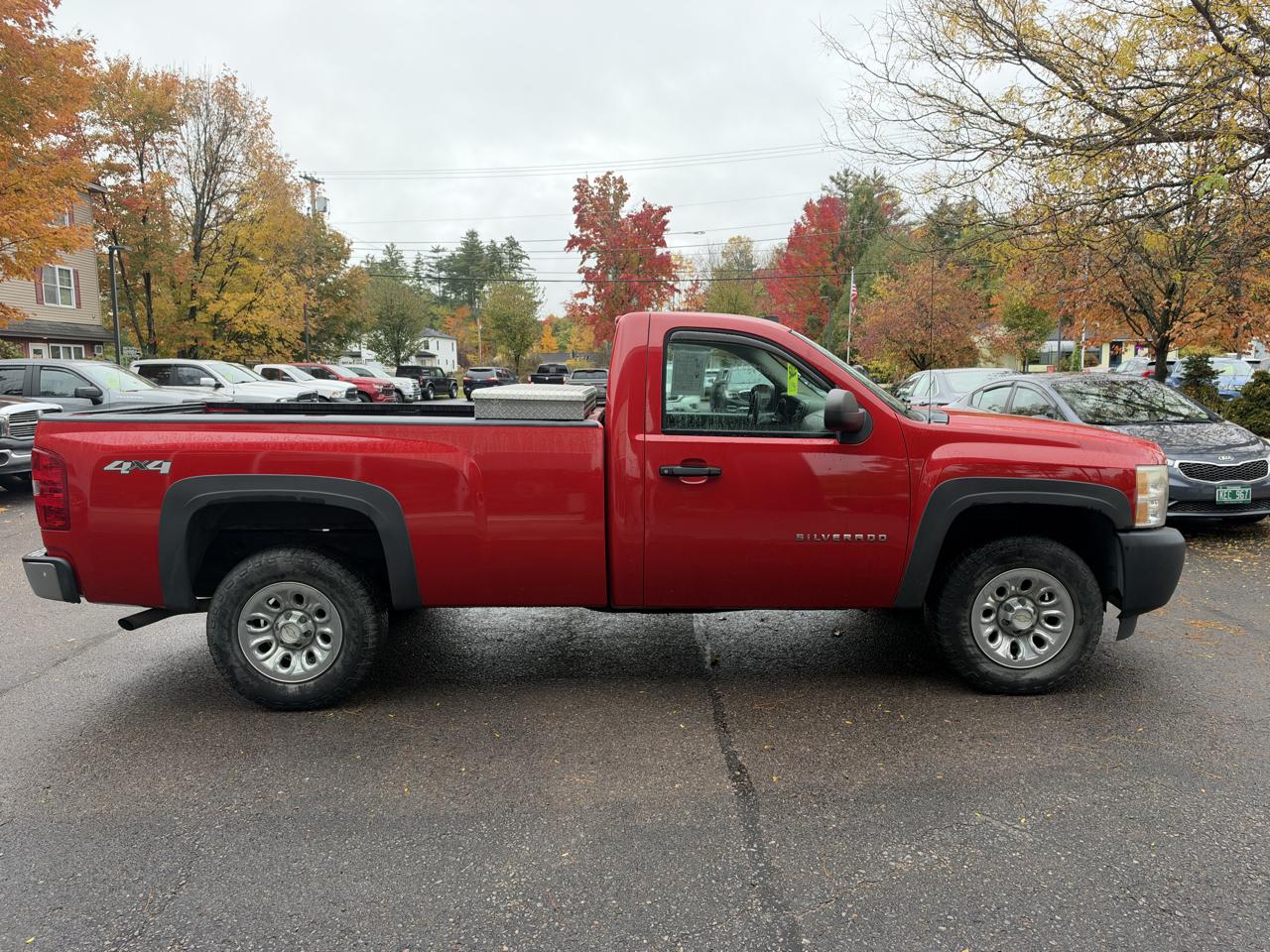 Chevrolet Silverado 1500 W/T Reg Cab 4WD 2011