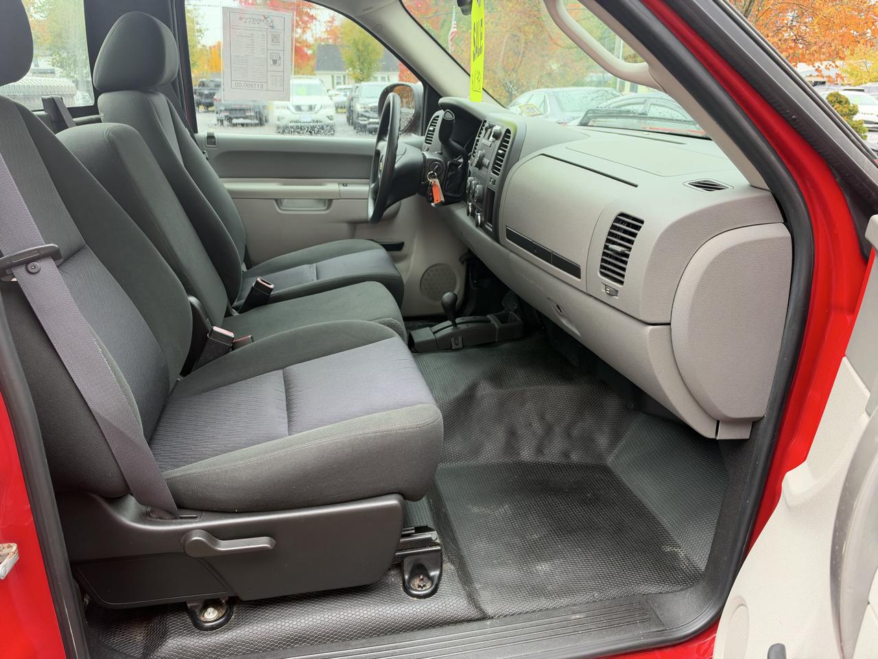 Chevrolet Silverado 1500 W/T Reg Cab 4WD 2011