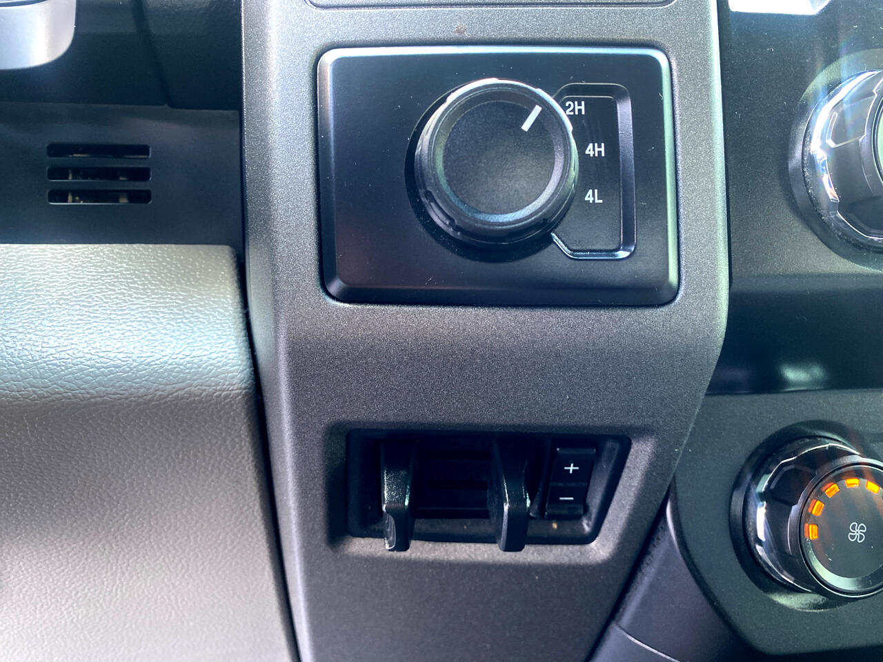2020 Ford F-250 XLT photo 19