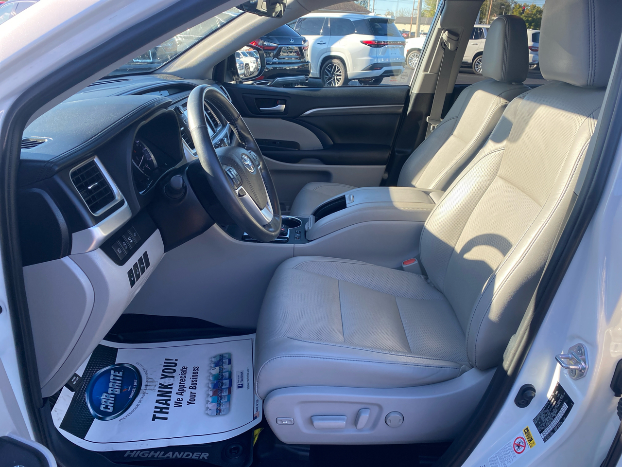 Toyota Highlander Limited V6 FWD (Natl) 2019