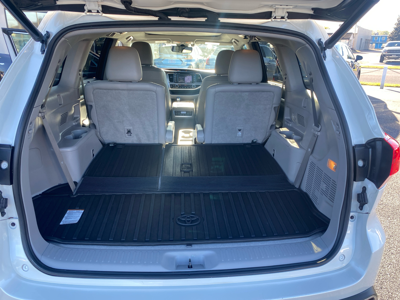 Toyota Highlander Limited V6 FWD (Natl) 2019