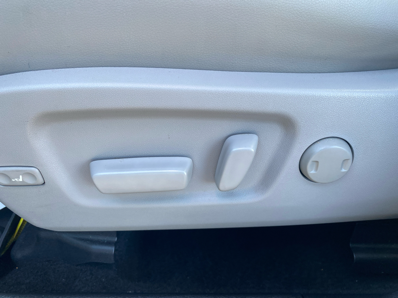 Toyota Highlander Limited V6 FWD (Natl) 2019