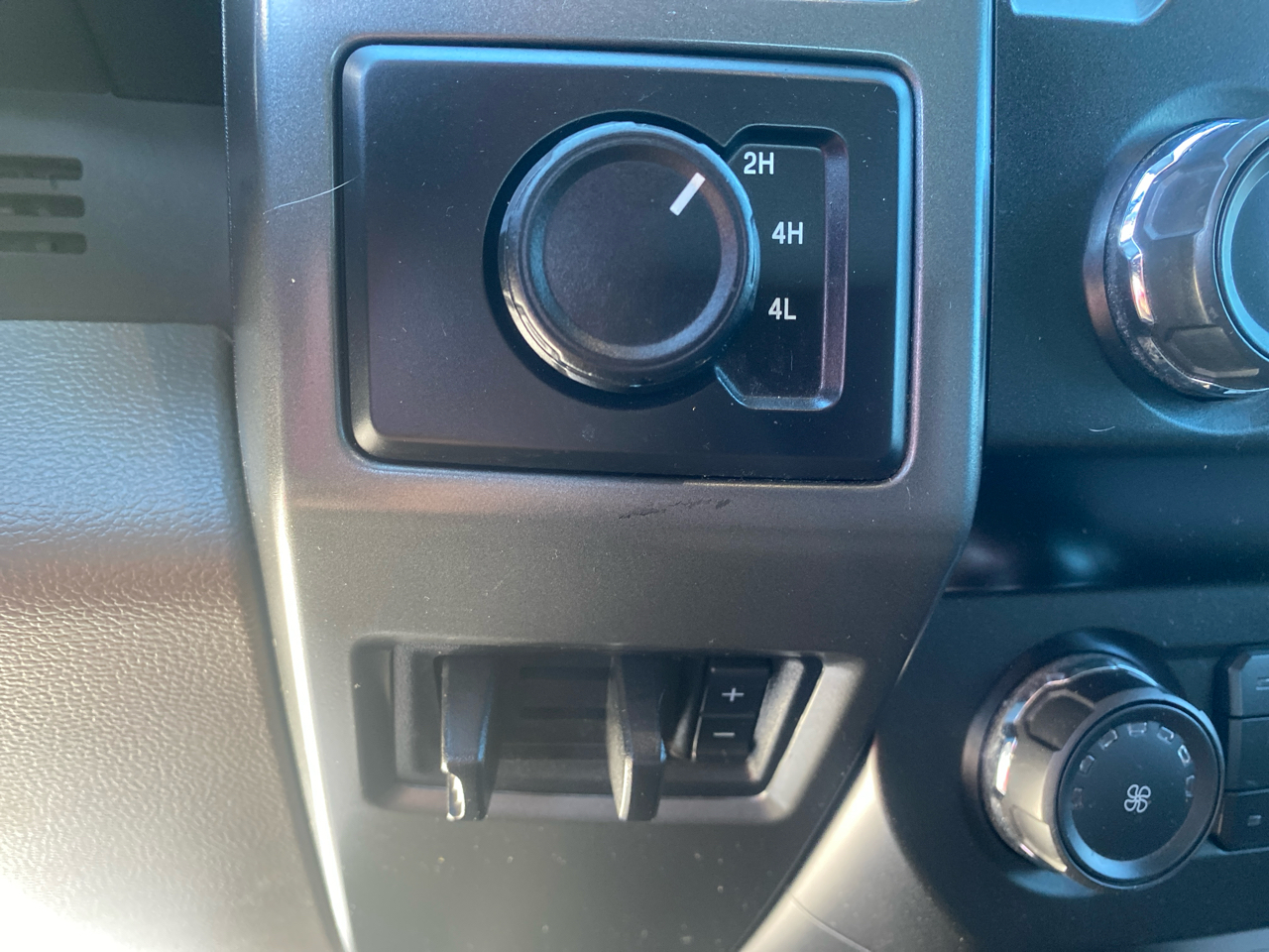 Ford Super Duty F-250 SRW XLT 4WD Crew Cab 6.75' Box 2020