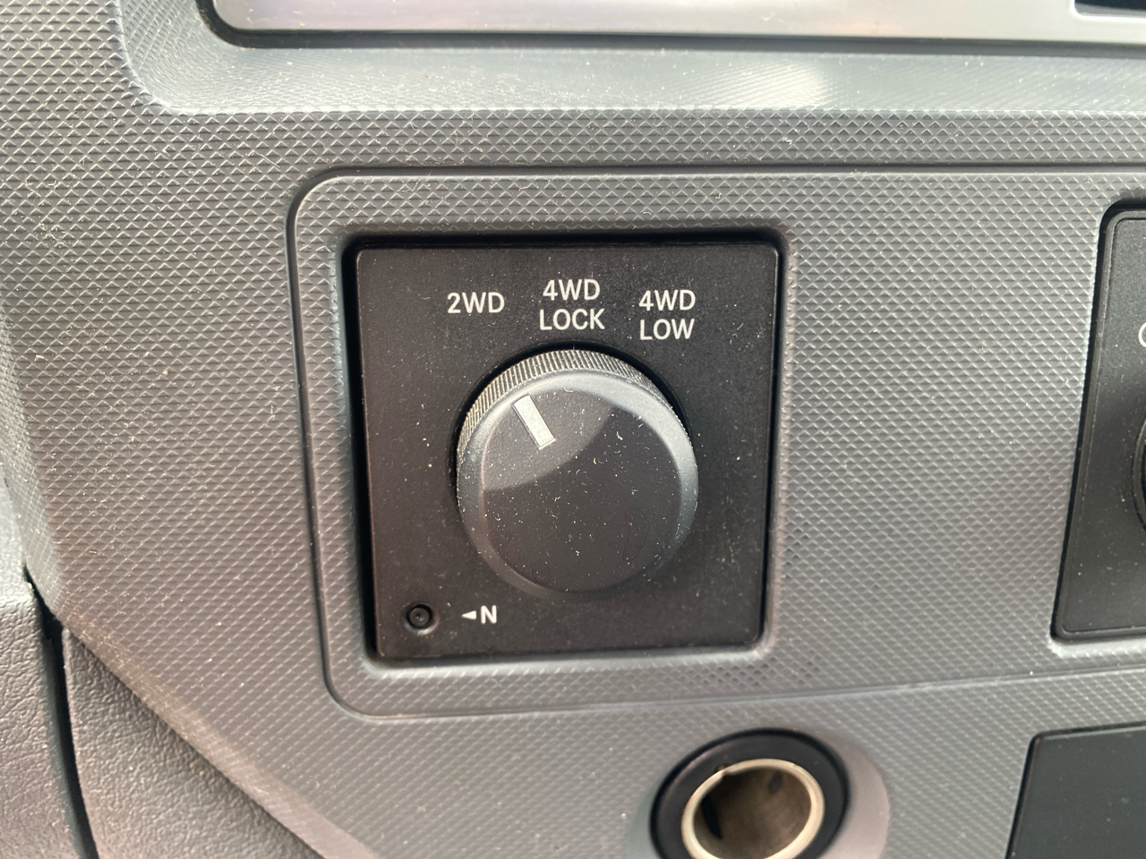 Dodge Ram 2500 4WD Quad Cab 140.5" SLT 2009