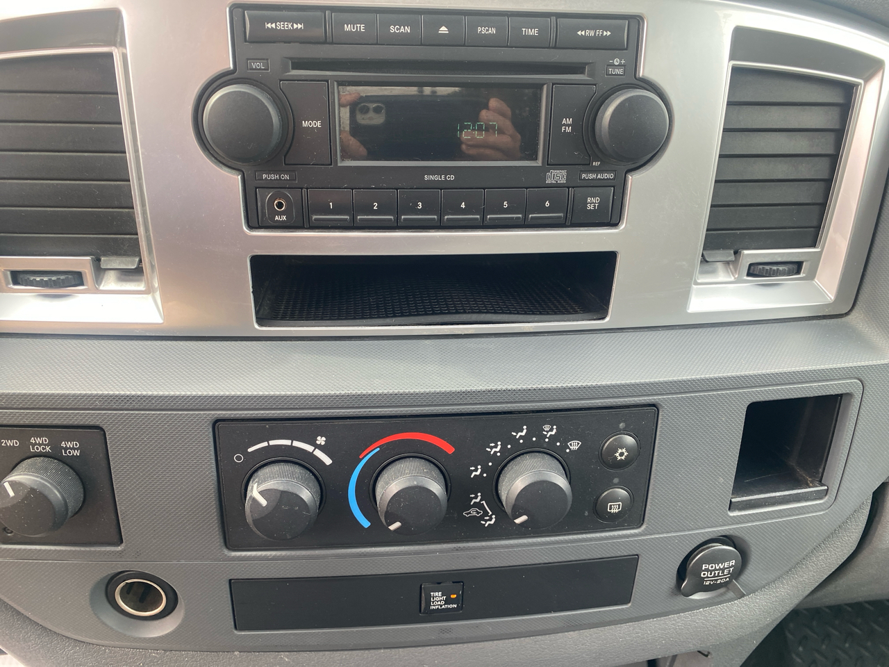 Dodge Ram 2500 4WD Quad Cab 140.5" SLT 2009