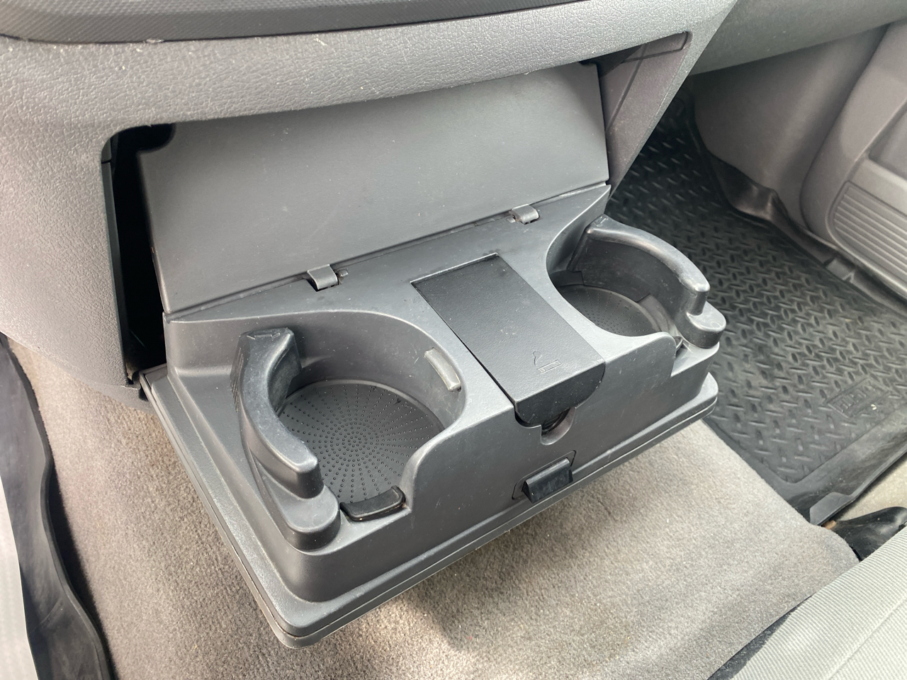 Dodge Ram 2500 4WD Quad Cab 140.5" SLT 2009