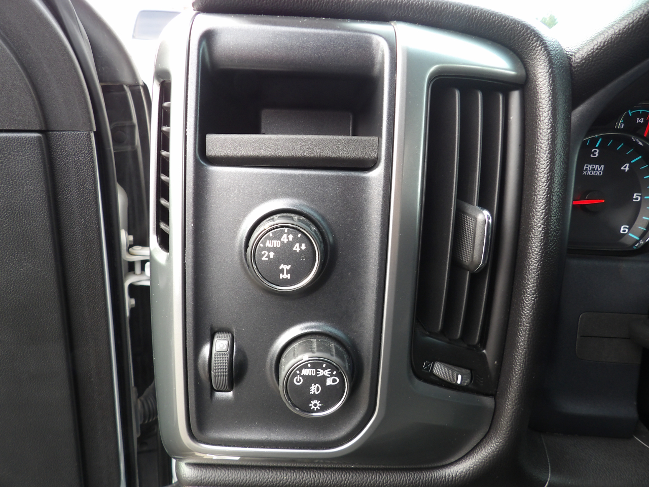 Chevrolet Silverado 1500 LT Crew Cab Long Box 4WD 2015