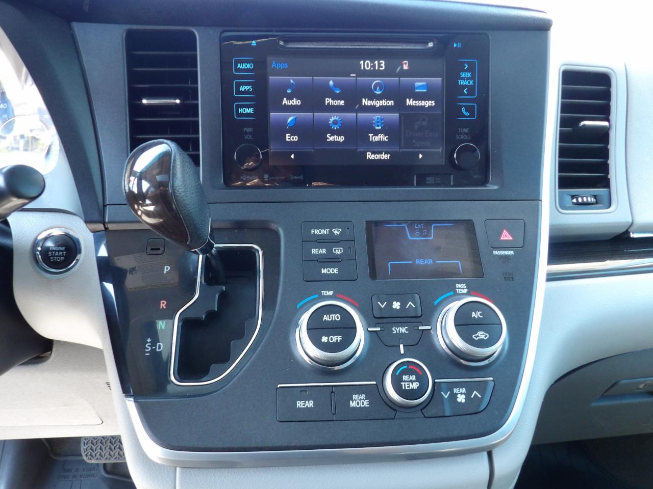 Toyota Sienna XLE 7-Passenger AWD 2017