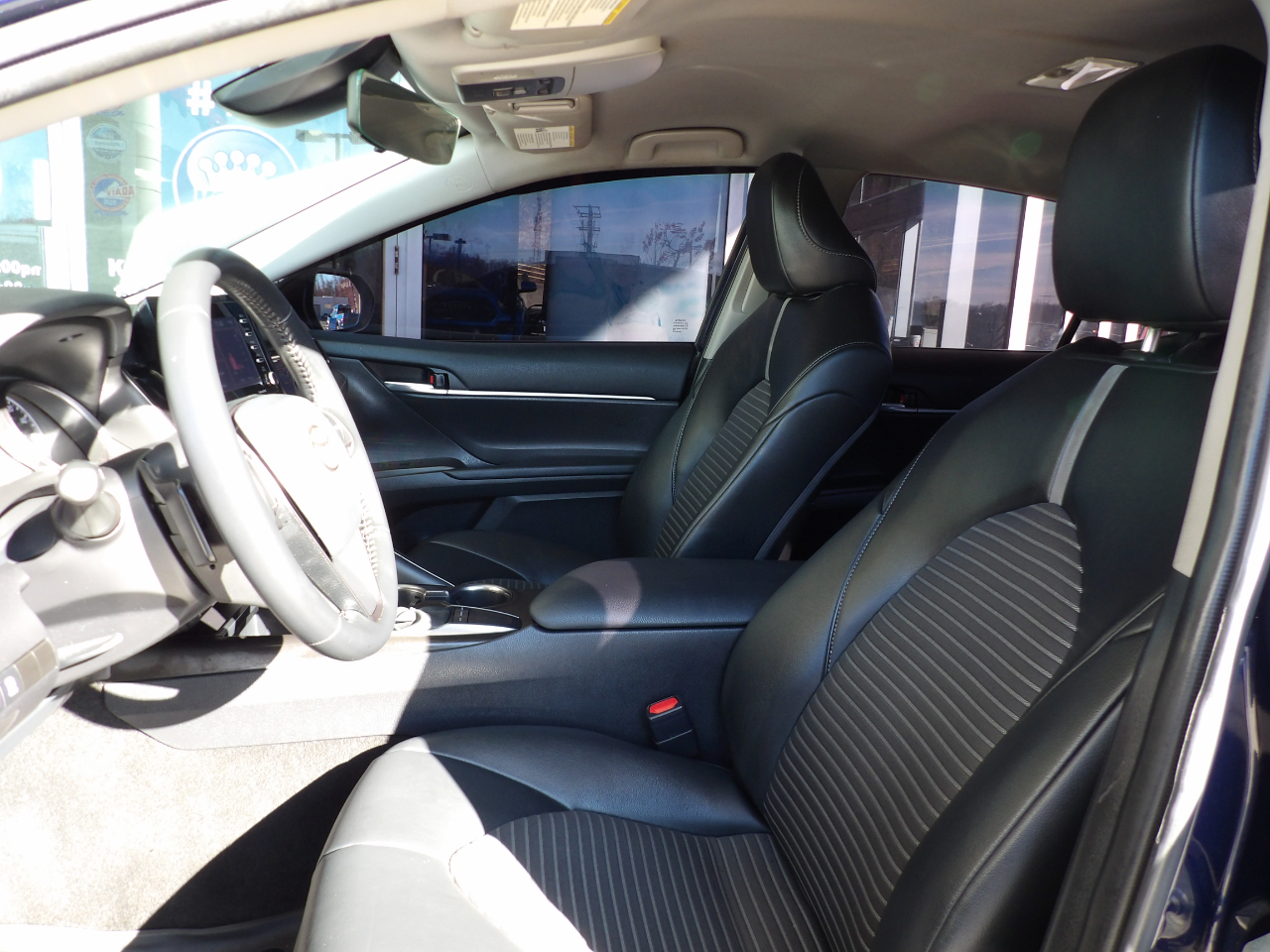 Toyota Camry SE Auto (Natl) 2022