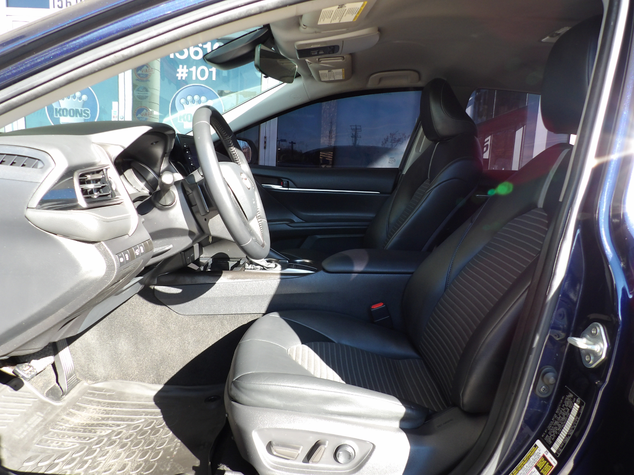 Toyota Camry SE Auto (Natl) 2022