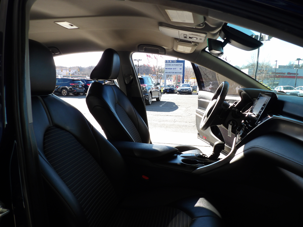 Toyota Camry SE Auto (Natl) 2022