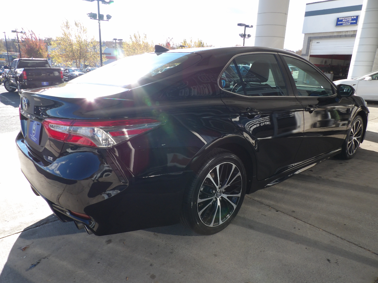 Toyota Camry SE Auto (Natl) 2020