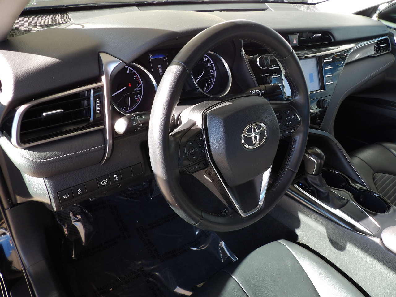 Toyota Camry SE Auto (Natl) 2020