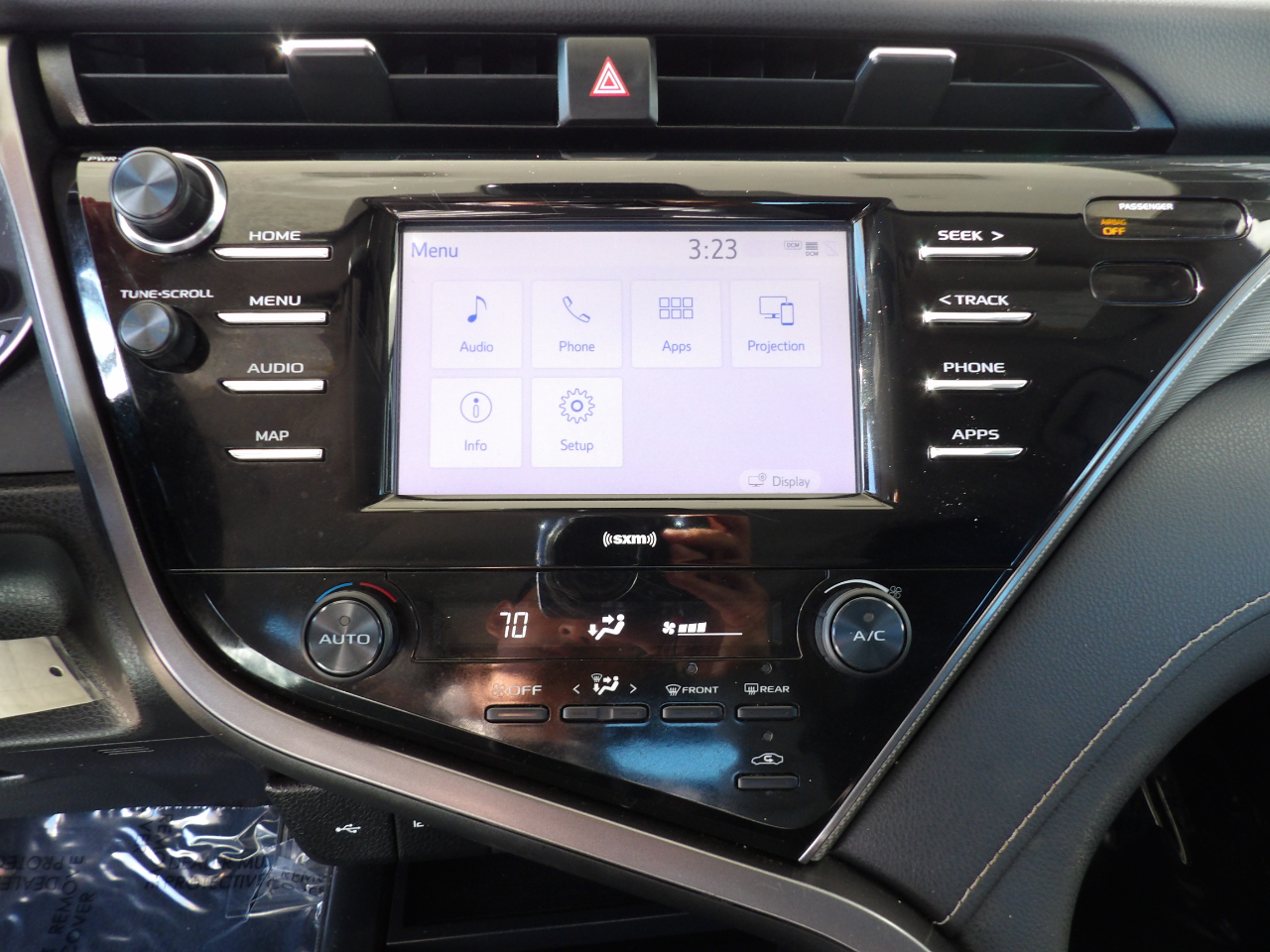 Toyota Camry SE Auto (Natl) 2020