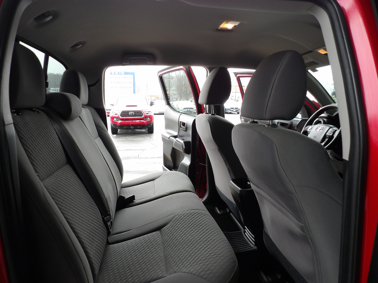 Toyota Tacoma 4WD SR5 Double Cab 6' Bed AT (Natl) 2021