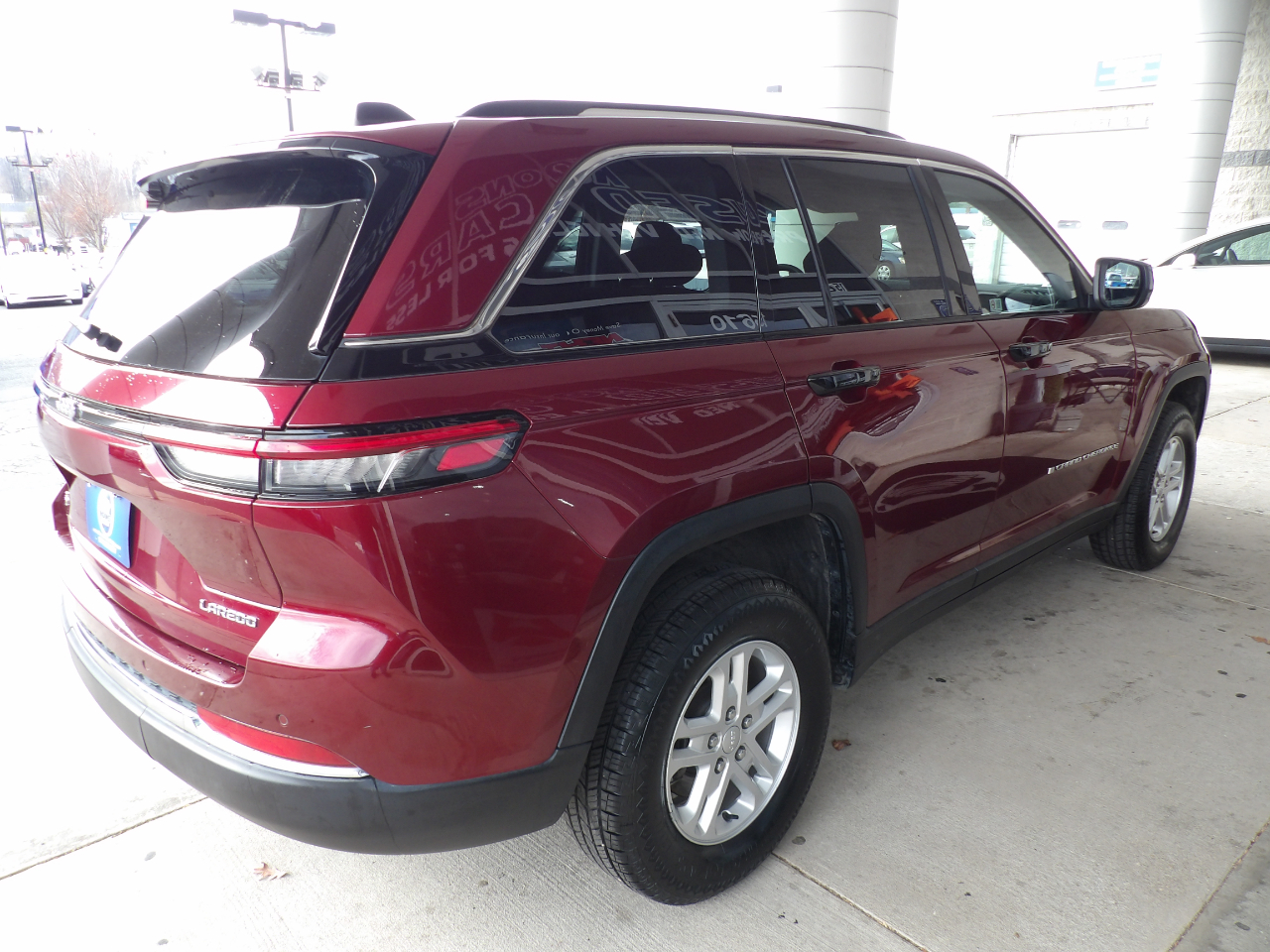 Jeep Grand Cherokee Laredo 4x4 2023